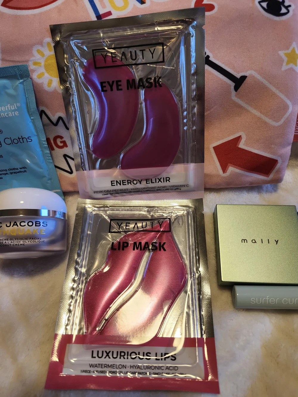 Beauty 8 Pack Skincare Set in Pink – Clinique, Marc Jacobs & More